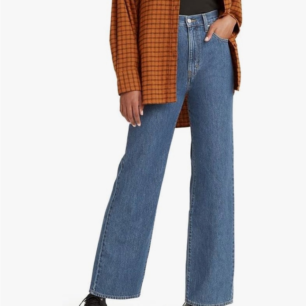 Dark wash wide leg Levi’s jeans